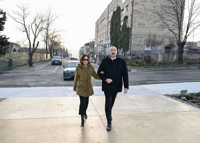 Prezident və birinci xanım Xankəndidə Zəfər parkının açılışında iştirak etdi — FOTOLAR (YENİLƏNİB) Prezident və birinci xanım Xankəndidə Zəfər parkının açılışında iştirak etdi — FOTOLAR (YENİLƏNİB)