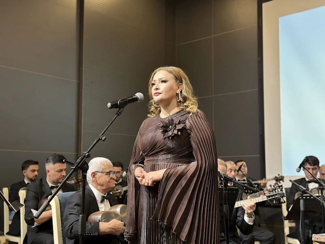 Gəncədə Həmrəyliyin rəngləri adlı sərgi açılıb — FOTOLAR