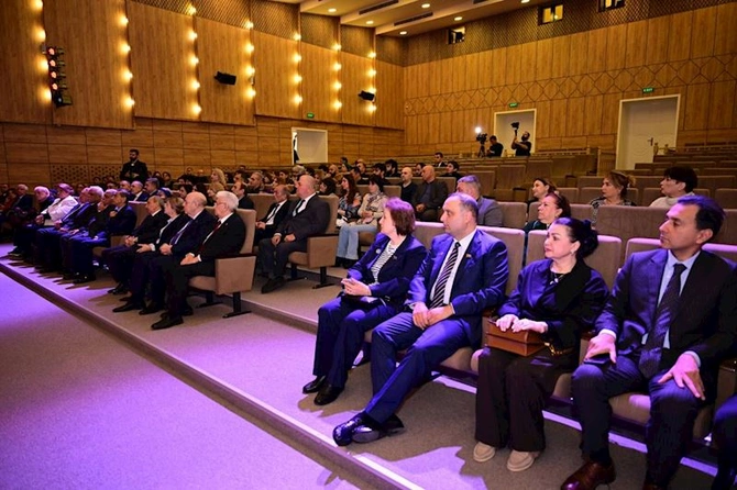 İrəvan Dövlət Azərbaycan Dram Teatrının binası istifadəyə verildi — FOTOLAR