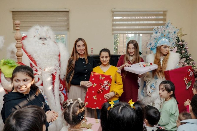 Prezidentin qızları və gəlini “Təmiz Dünya” sığınacağında — FOTOLAR