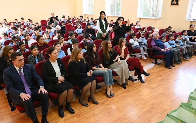 Prezidentin qızları və gəlini 5 nömrəli internat tipli xüsusi ümumtəhsil məktəbində olublar — FOTOLAR