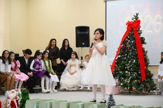 Prezidentin qızları və gəlini 5 nömrəli internat tipli xüsusi ümumtəhsil məktəbində olublar — FOTOLAR
