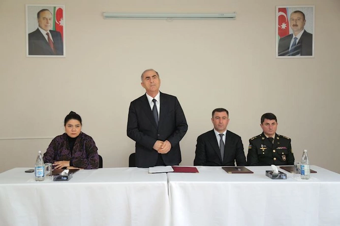 Sevindik Hətəmov Hacıqabul şəhərində səyyar qəbul keçirib — FOTOLAR Sevindik Hətəmov Hacıqabul şəhərində səyyar qəbul keçirib — FOTOLAR