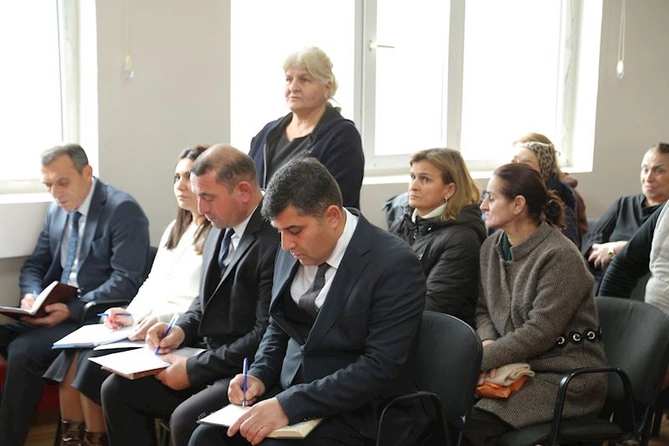 Sevindik Hətəmov Hacıqabul şəhərində səyyar qəbul keçirib — FOTOLAR Sevindik Hətəmov Hacıqabul şəhərində səyyar qəbul keçirib — FOTOLAR