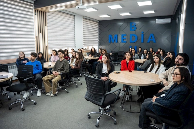 “Kreativ Media — Bakı” məzmun müsabiqəsinin qalibləri mükafatlandırılıb (FOTOLAR)