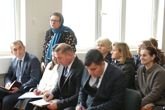 Sevindik Hətəmov Hacıqabul şəhərində səyyar qəbul keçirib — FOTOLAR Sevindik Hətəmov Hacıqabul şəhərində səyyar qəbul keçirib — FOTOLAR