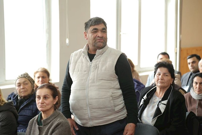 Sevindik Hətəmov Hacıqabul şəhərində səyyar qəbul keçirib — FOTOLAR Sevindik Hətəmov Hacıqabul şəhərində səyyar qəbul keçirib — FOTOLAR