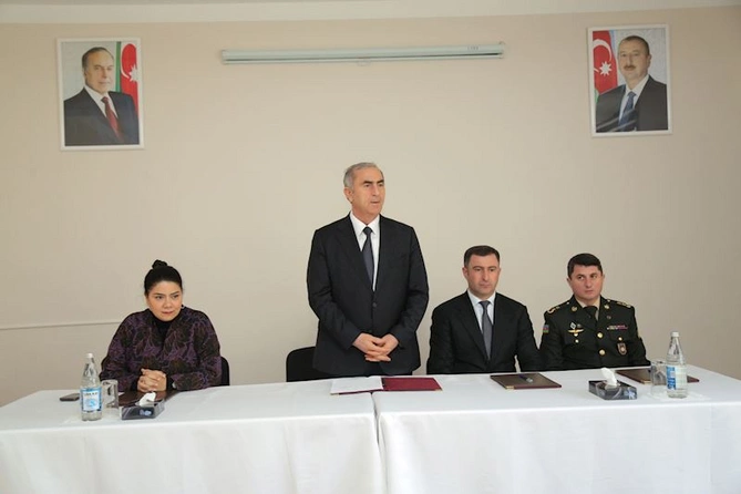 Sevindik Hətəmov Hacıqabul şəhərində səyyar qəbul keçirib — FOTOLAR Sevindik Hətəmov Hacıqabul şəhərində səyyar qəbul keçirib — FOTOLAR