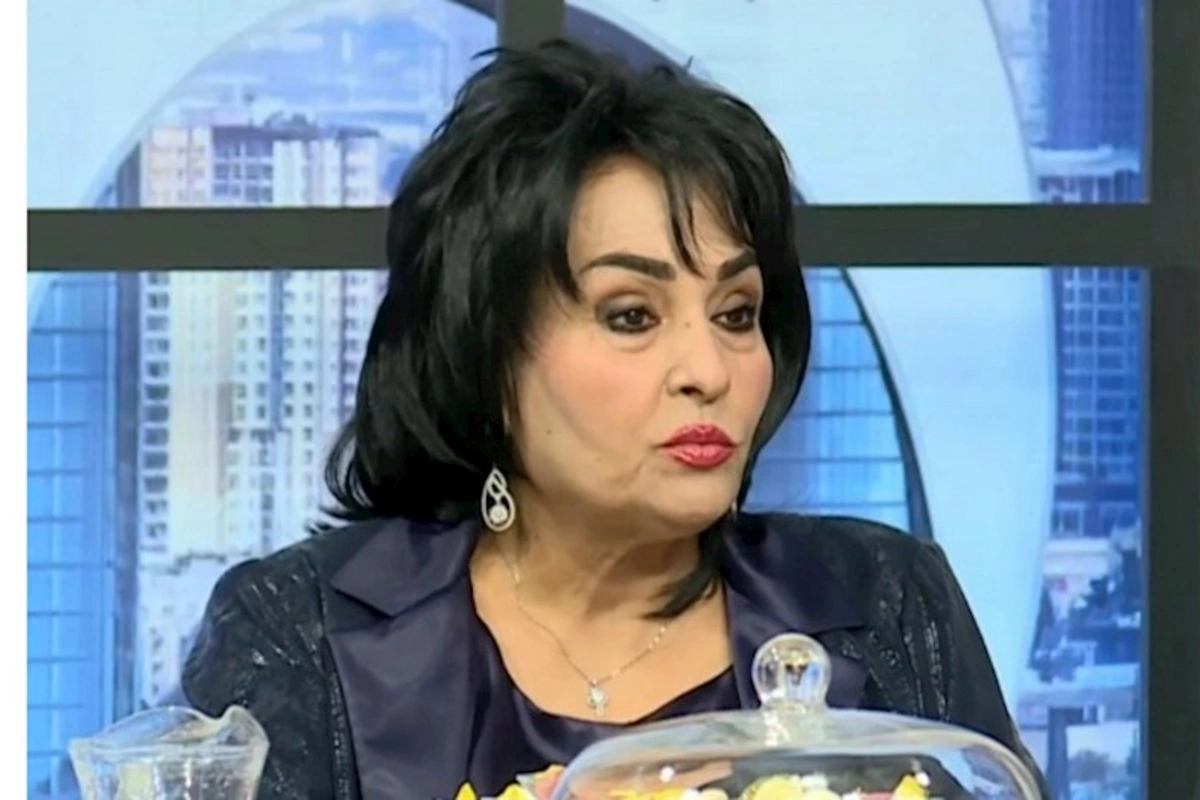Əməkdar artist: Yerindən duran özünə sənətkar deyir