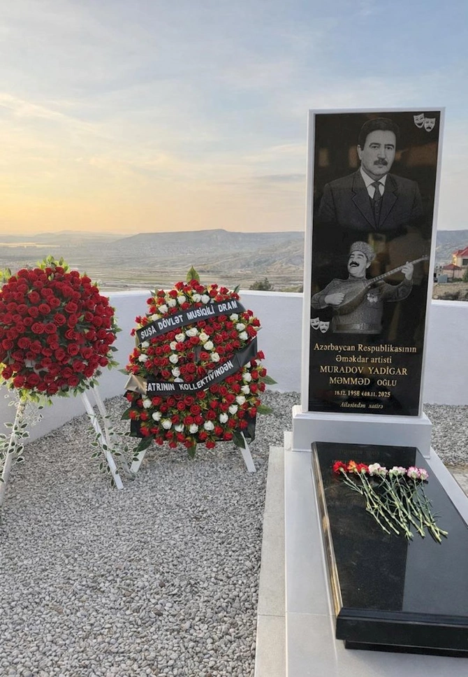 Yadigar Muradovun məzarına başdaşı qoyuldu — FOTO Yadigar Muradovun məzarına başdaşı qoyuldu — FOTO