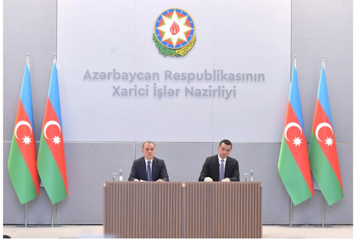Azərbaycanın qara siyahısında neçə nəfər var?