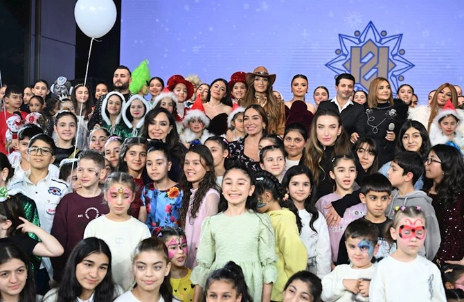 Heydər Əliyev Fondu uşaqlar üçün bayram şənliyi təşkil edib — FOTOLAR Heydər Əliyev Fondu uşaqlar üçün bayram şənliyi təşkil edib — FOTOLAR