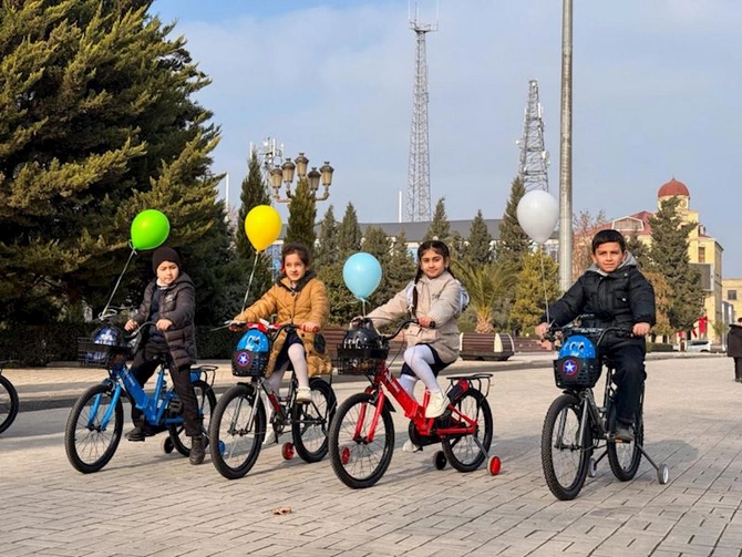 Leyla Əliyevanın təşəbbüsü ilə Yevlaxda uşaqlar üçün Yeni il tədbiri təşkil olunub — FOTOLAR