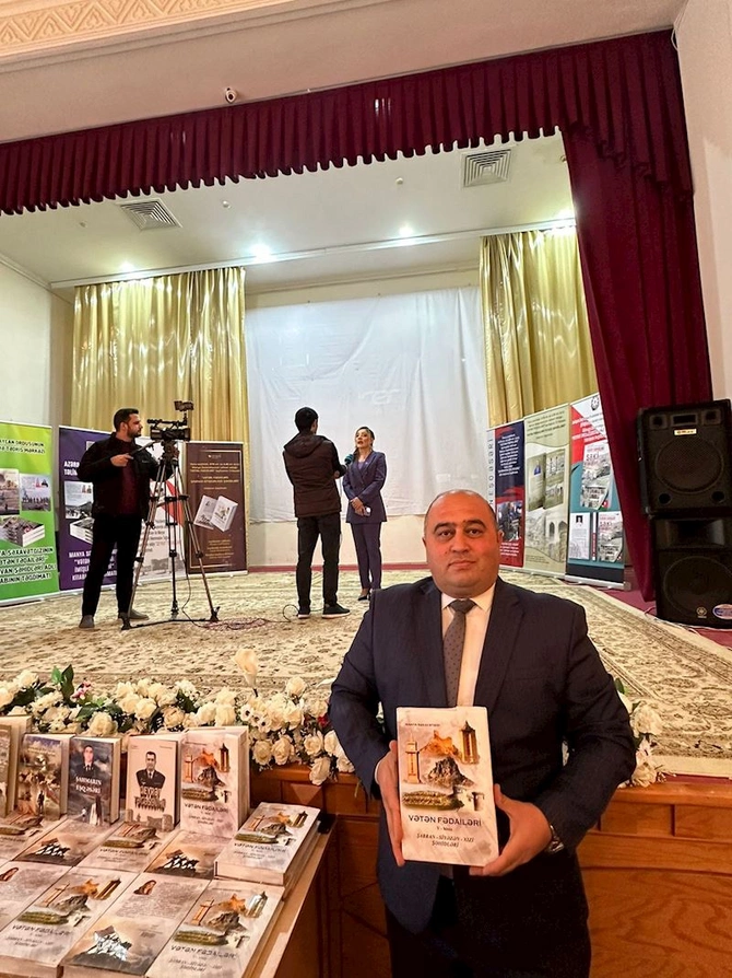 “Vətən Fədailəri” layihəsi çərçivəsində şəhidlərimizə həsr olunan kitabın təqdimatı keçirilib — FOTOLAR “Vətən Fədailəri” layihəsi çərçivəsində şəhidlərimizə həsr olunan kitabın təqdimatı keçirilib — FOTOLAR