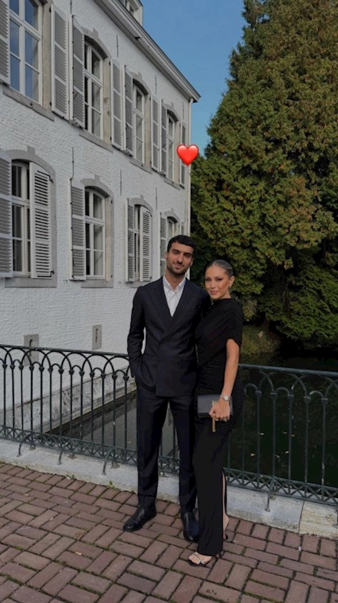 Mahir Emreli sevgilisi ilə...— FOTO