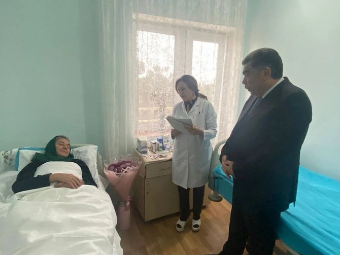 Rüstəm Xəlilov şəhid anasını və Vətən müharibəsi qazilərini ziyarət etdi — FOTOLAR Rüstəm Xəlilov şəhid anasını və Vətən müharibəsi qazilərini ziyarət etdi — FOTOLAR