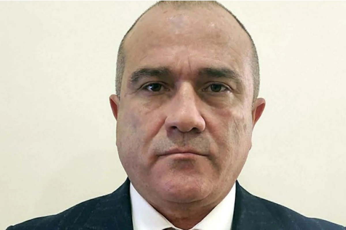 Yeni başçı müavinini işdən çıxardı