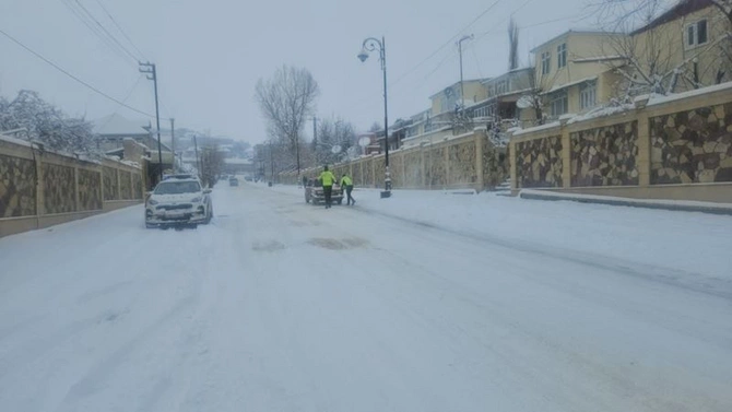 Polis gücləndirilmiş rejimdə xidmət aparır — FOTOLAR