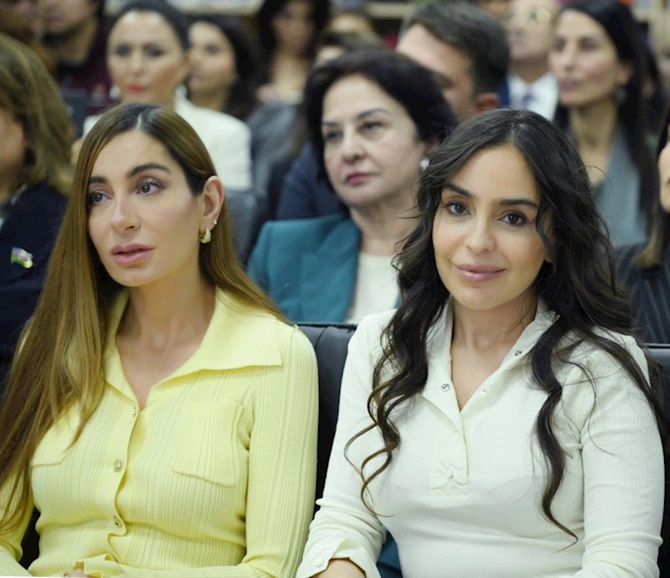 Prezident ailəsi “Azərbaycan dili” platformasının təqdimat mərasimində — FOTOLAR Prezident ailəsi “Azərbaycan dili” platformasının təqdimat mərasimində — FOTOLAR