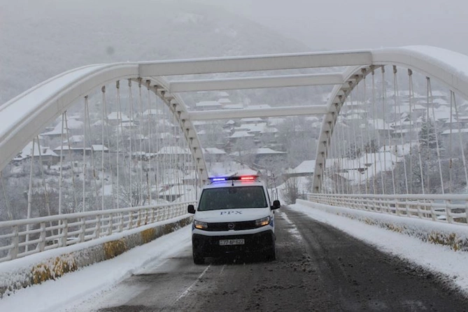 Polis gücləndirilmiş rejimdə xidmət aparır — FOTOLAR