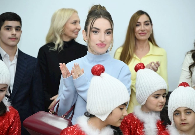 Prezident ailəsi “Azərbaycan dili” platformasının təqdimat mərasimində — FOTOLAR Prezident ailəsi “Azərbaycan dili” platformasının təqdimat mərasimində — FOTOLAR