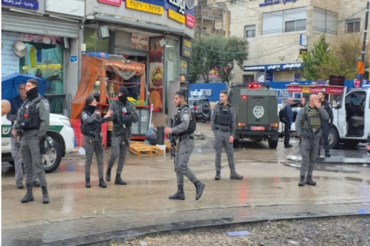 20 yaşlı fələstinli ilə İsrail polisləri arasında insident yaşanıb