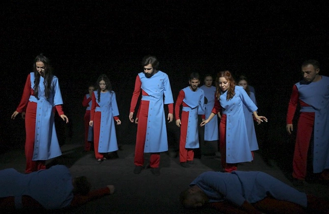 Prezidentin qızı ilə gəlini “Romeo və Cülyetta”nı izlədi — FOTOLAR Prezidentin qızı ilə gəlini “Romeo və Cülyetta”nı izlədi — FOTOLAR