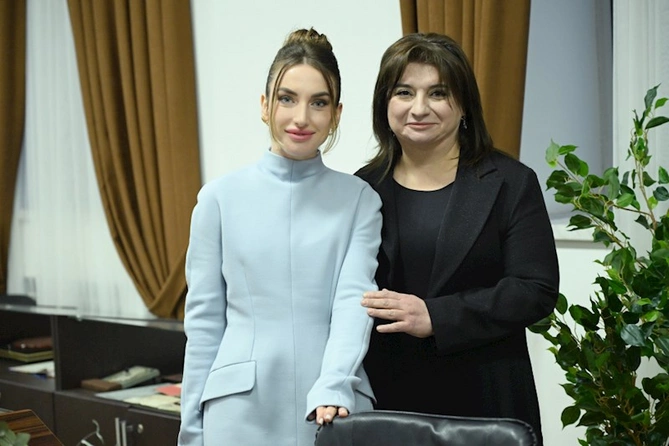 Prezident ailəsi “Azərbaycan dili” platformasının təqdimat mərasimində — FOTOLAR Prezident ailəsi “Azərbaycan dili” platformasının təqdimat mərasimində — FOTOLAR