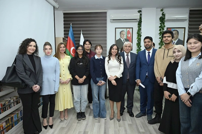 Prezident ailəsi “Azərbaycan dili” platformasının təqdimat mərasimində — FOTOLAR Prezident ailəsi “Azərbaycan dili” platformasının təqdimat mərasimində — FOTOLAR