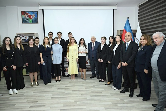 Prezident ailəsi “Azərbaycan dili” platformasının təqdimat mərasimində — FOTOLAR Prezident ailəsi “Azərbaycan dili” platformasının təqdimat mərasimində — FOTOLAR