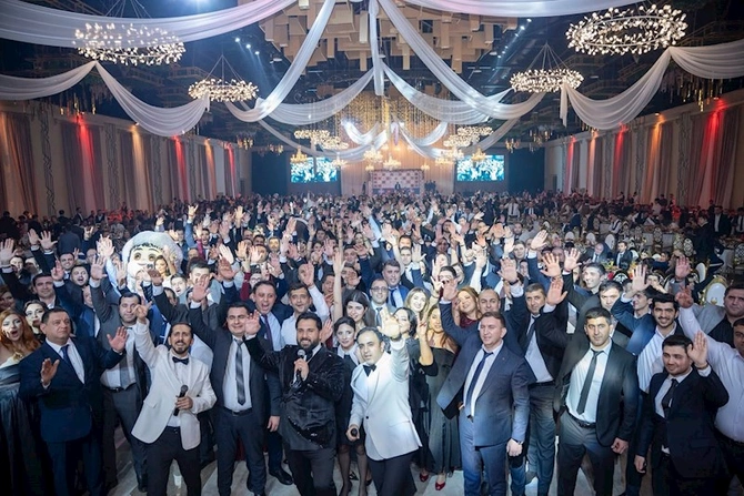 Veysəloğlu Şirkətlər Qrupu möhtəşəm korporativ Yeni İl tədbiri keçirdi — FOTOLAR Veysəloğlu Şirkətlər Qrupu möhtəşəm korporativ Yeni İl tədbiri keçirdi — FOTOLAR