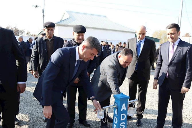 Saatlının Mollavazlı və Bəylər kəndləri içməli su ilə təmin olunub — FOTOLAR Saatlının Mollavazlı və Bəylər kəndləri içməli su ilə təmin olunub — FOTOLAR