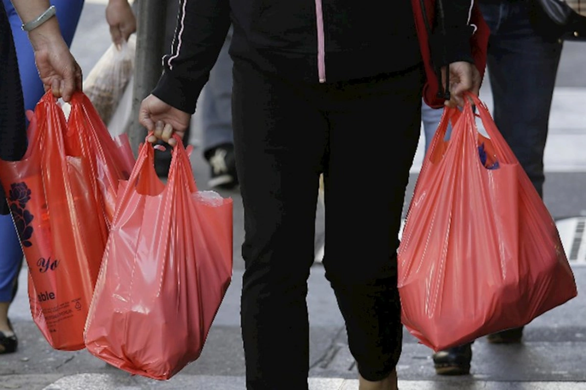 Azərbaycanda plastik torbalar bahalaşıb