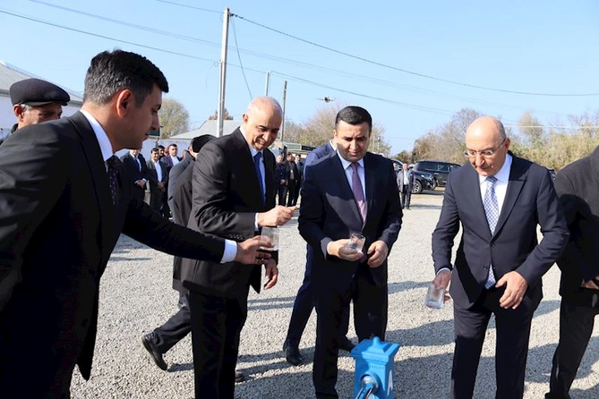 Saatlının Mollavazlı və Bəylər kəndləri içməli su ilə təmin olunub — FOTOLAR Saatlının Mollavazlı və Bəylər kəndləri içməli su ilə təmin olunub — FOTOLAR