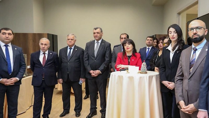 Bakıda 1 saylı Vəkil Bürosunun yeni inzibati binasının açılışı oldu — VİDEO/FOTOLAR Bakıda 1 saylı Vəkil Bürosunun yeni inzibati binasının açılışı oldu — VİDEO/FOTOLAR