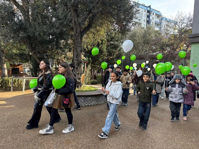 Leyla Əliyevanın təşəbbüsü ilə aztəminatlı ailələrin uşaqları Bakı Zooloji Parkında — FOTOLAR