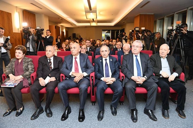 Mirzə Qədim İrəvani “Xalq Əmanəti” layihəsinin 26-cı nəşrində — FOTOLAR