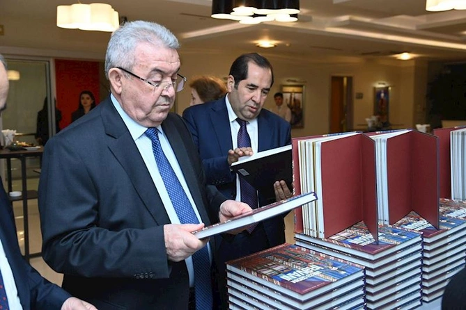 Mirzə Qədim İrəvani “Xalq Əmanəti” layihəsinin 26-cı nəşrində — FOTOLAR
