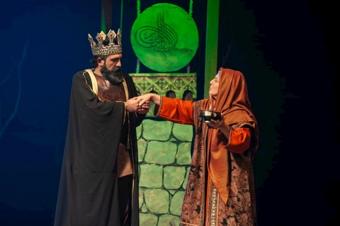 Şəki teatrı “Dar ağacı” tamaşası ilə paytaxt sənətsevərlərinin qonağı olub — FOTOLAR
