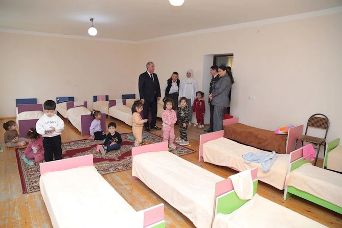İcra başçısı Hacıqabulda körpələr evi-uşaq bağçasını ziyarət etdi — FOTOLAR İcra başçısı Hacıqabulda körpələr evi-uşaq bağçasını ziyarət etdi — FOTOLAR