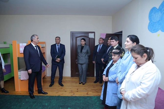 İcra başçısı Hacıqabulda körpələr evi-uşaq bağçasını ziyarət etdi — FOTOLAR İcra başçısı Hacıqabulda körpələr evi-uşaq bağçasını ziyarət etdi — FOTOLAR