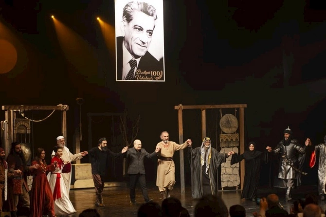 Şəki teatrı “Dar ağacı” tamaşası ilə paytaxt sənətsevərlərinin qonağı olub — FOTOLAR