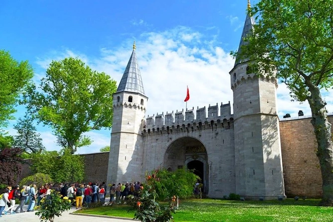 İstanbulun gəzərək kəşf edin : Dünya memarlığının əsrarəngiz inciləri — FOTOLAR İstanbulun gəzərək kəşf edin : Dünya memarlığının əsrarəngiz inciləri — FOTOLAR