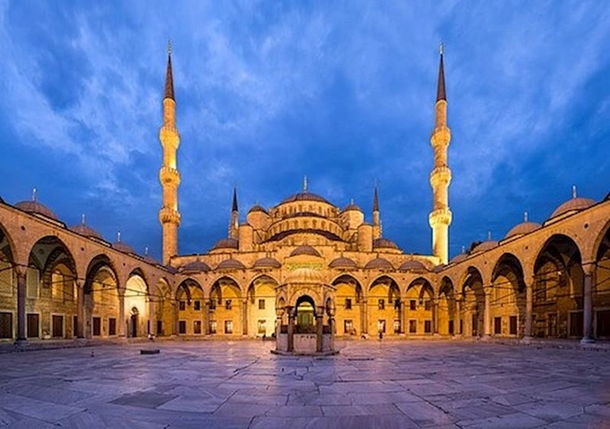 İstanbulun gəzərək kəşf edin : Dünya memarlığının əsrarəngiz inciləri — FOTOLAR İstanbulun gəzərək kəşf edin : Dünya memarlığının əsrarəngiz inciləri — FOTOLAR
