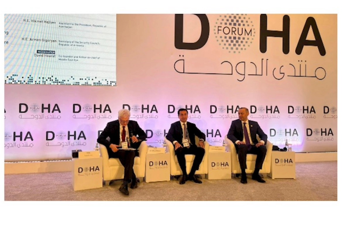 Hikmət Hacıyev və Armen Qriqoryan Doha forumu çərçivəsində bir araya gəldilər