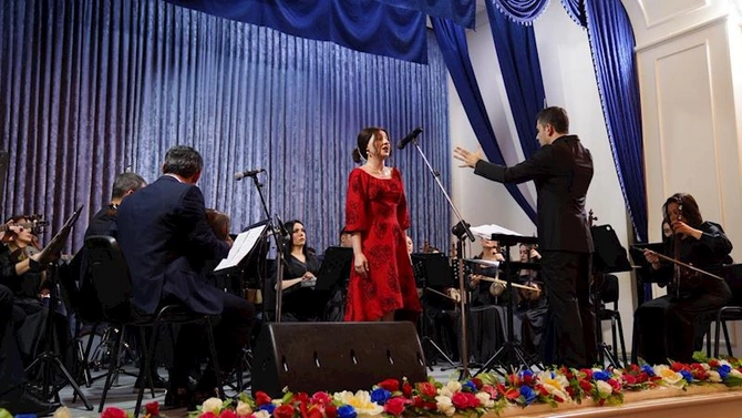 Əməkdar kollektiv Səid Rüstəmov adına Xalq Çalğı Alətləri Orkestri Xaçmazda konsert proqramı ilə çıxış edib — FOTOLAR Əməkdar kollektiv Səid Rüstəmov adına Xalq Çalğı Alətləri Orkestri Xaçmazda konsert proqramı ilə çıxış edib — FOTOLAR
