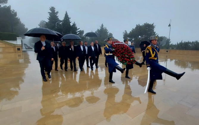 Araqçı Şəhidlər xiyabanında — FOTOLAR