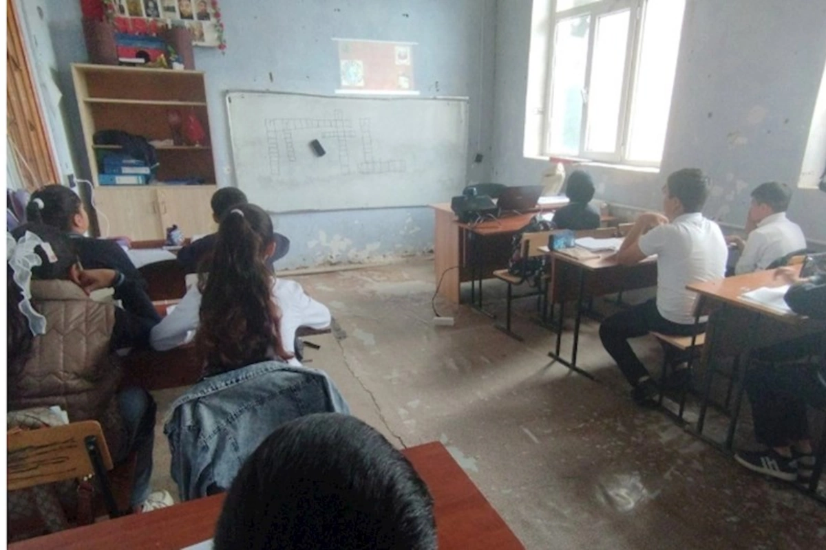 Salyanda məktəbdə 18 şagirdin zəhərlənməsi ilə bağlı Təhsil İdarəsindən AÇIQLAMA