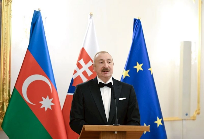 Bratislavada Prezident İlham Əliyevin şərəfinə rəsmi ziyafət verilib — FOTOLAR (YENİLLƏNİB) Bratislavada Prezident İlham Əliyevin şərəfinə rəsmi ziyafət verilib — FOTOLAR (YENİLLƏNİB)