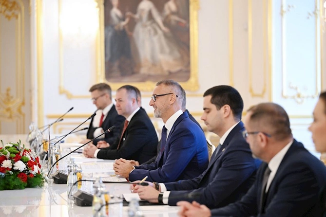 İlham Əliyevin Slovakiya Milli Şurasının sədri ilə təkbətək və geniş tərkibdə görüşləri olub — FOTOLAR (YENİLƏNİB)